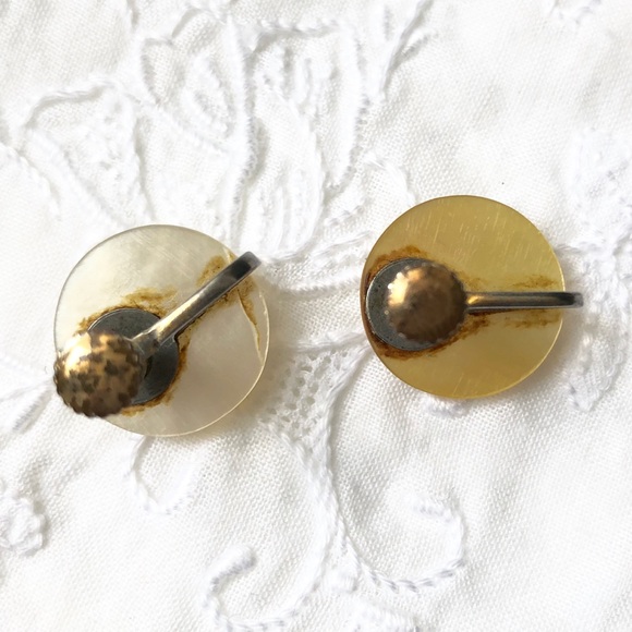 HOST PICK! Vintage Mother of Pearl Button Earrings - Picture 4 of 6